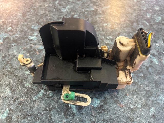 bontott FIAT PUNTO II Jobb első Ajtózár