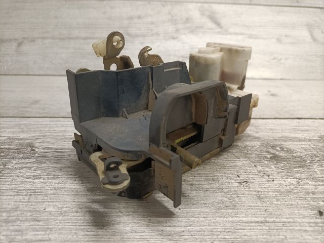 bontott FIAT PUNTO II Jobb első Ajtózár