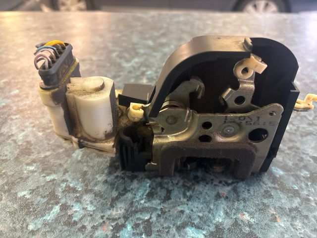 bontott FIAT PUNTO II Jobb első Ajtózár