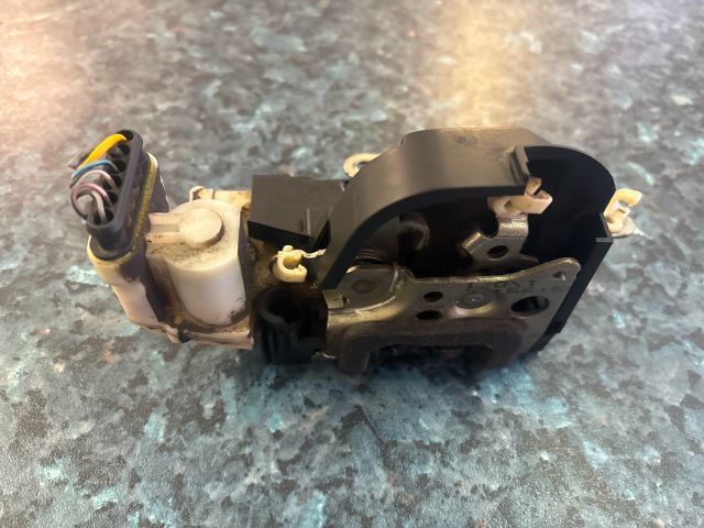 bontott FIAT PUNTO II Jobb első Ajtózár