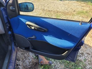 bontott FIAT PUNTO II Jobb első Fejtámla