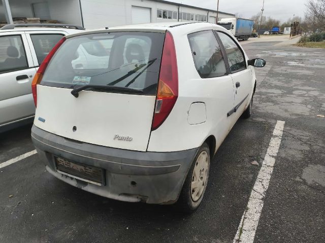 bontott FIAT PUNTO II Jobb első Gumikéder