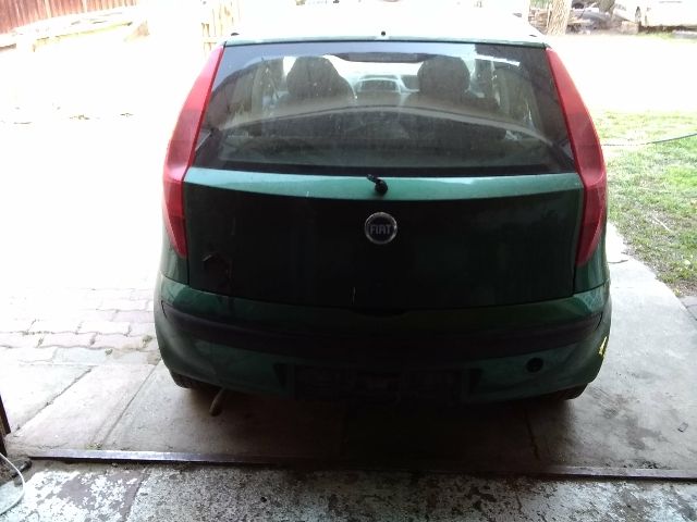 bontott FIAT PUNTO II Jobb első Sárvédő