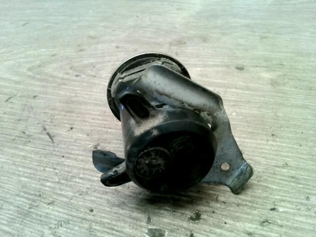 bontott FIAT PUNTO II Jobb első Zárbetét