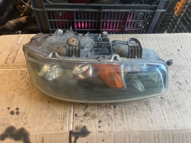 bontott FIAT PUNTO II Jobb Fényszóró