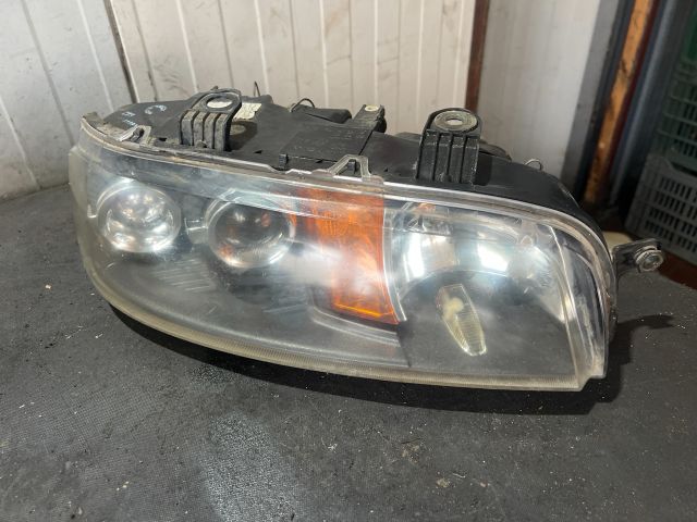 bontott FIAT PUNTO II Jobb Fényszóró