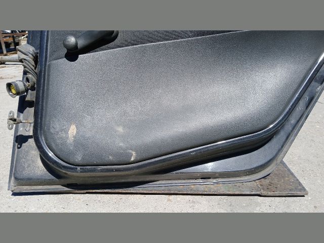bontott FIAT PUNTO II Jobb hátsó Ajtó (Részeivel)