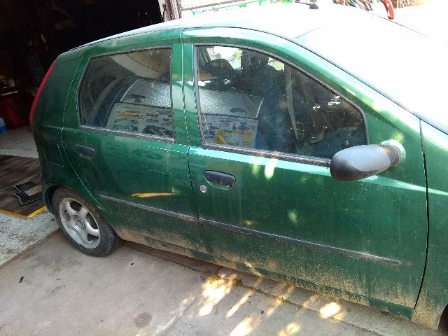 bontott FIAT PUNTO II Jobb hátsó Ajtó (Részeivel)