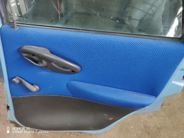 bontott FIAT PUNTO II Jobb hátsó Ajtó (Részeivel)