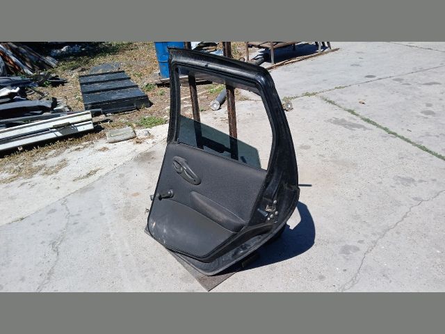bontott FIAT PUNTO II Jobb hátsó Ajtó (Részeivel)