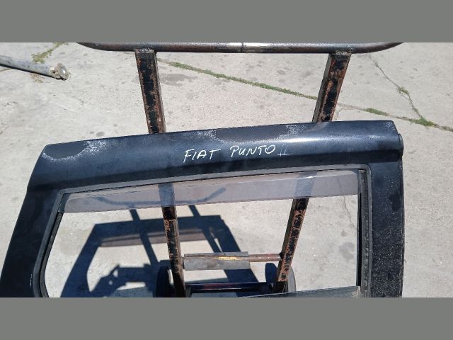 bontott FIAT PUNTO II Jobb hátsó Ajtó (Részeivel)