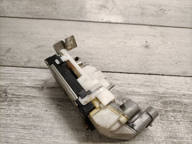 bontott FIAT PUNTO II Jobb hátsó Ajtózár