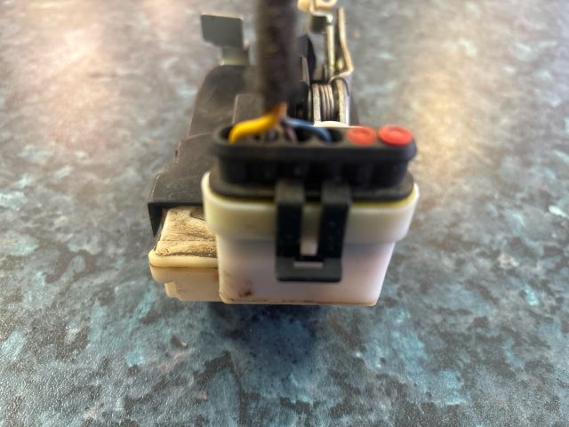 bontott FIAT PUNTO II Jobb hátsó Ajtózár