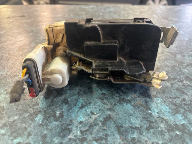 bontott FIAT PUNTO II Jobb hátsó Ajtózár