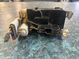 bontott FIAT PUNTO II Jobb hátsó Ajtózár