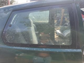 bontott FIAT PUNTO II Jobb hátsó Fixüveg (Ajtóban)