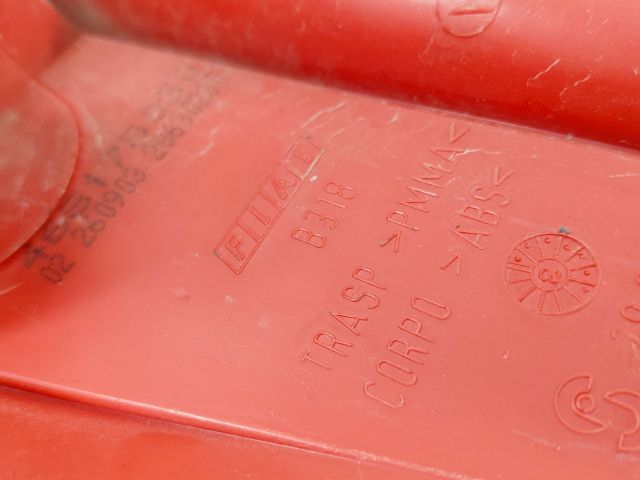 bontott FIAT PUNTO II Jobb Hátsó Lámpa