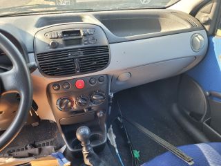 bontott FIAT PUNTO II Jobb hátsó Oldal Lökhárító Tartó (Műanyag)