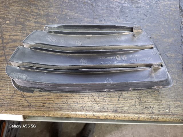 bontott FIAT PUNTO II Jobb Ködlámpa Rács