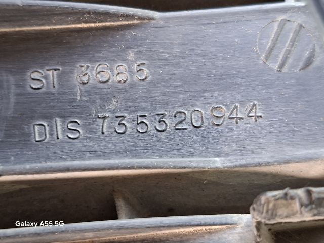 bontott FIAT PUNTO II Jobb Ködlámpa Rács