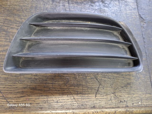 bontott FIAT PUNTO II Jobb Ködlámpa Rács