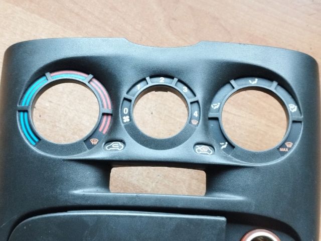 bontott FIAT PUNTO II Középkonzol Keret