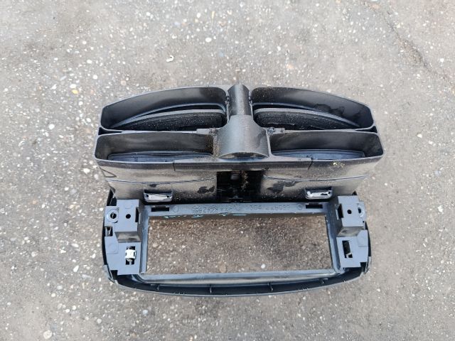 bontott FIAT PUNTO II Középső Szellőző