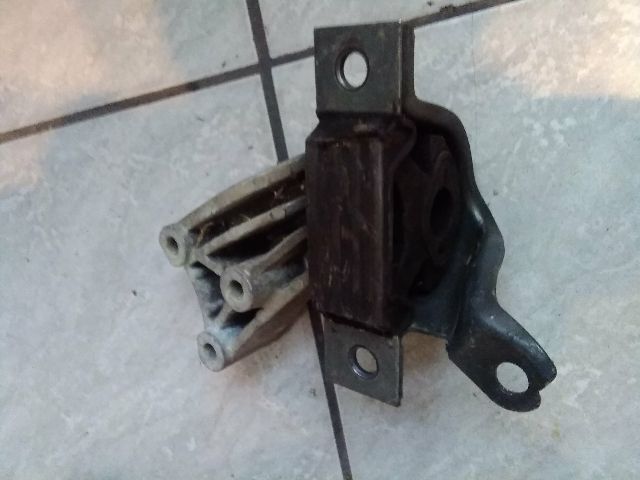 bontott FIAT PUNTO II Motor Tartó Bak Jobb