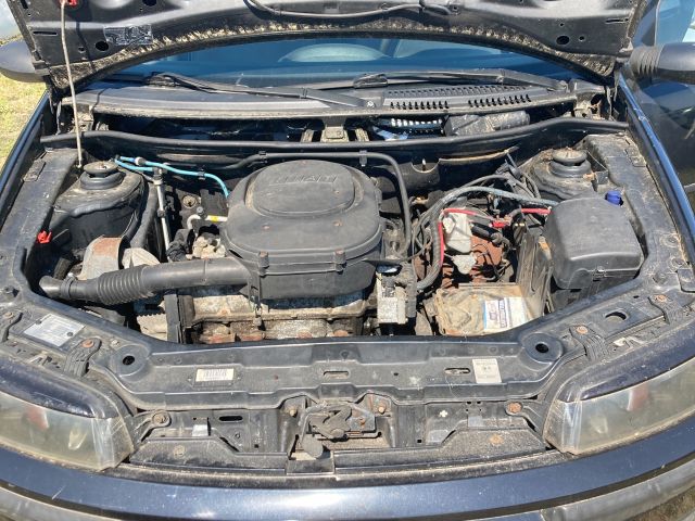 bontott FIAT PUNTO II Motorháztető Bal Zsanér