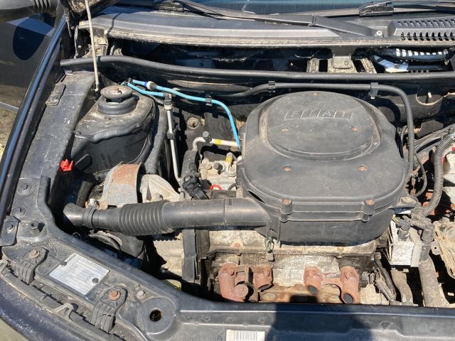 bontott FIAT PUNTO II Motorháztető Bal Zsanér