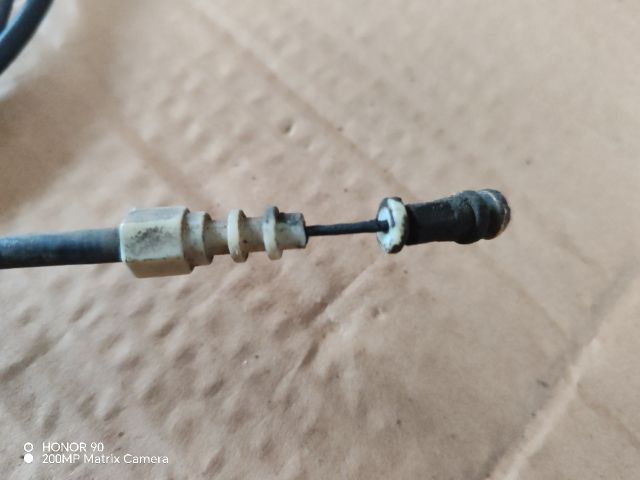 bontott FIAT PUNTO II Motorháztető Nyitó Kar / Gomb