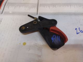 bontott FIAT PUNTO II Motorháztető Nyitó Kar / Gomb