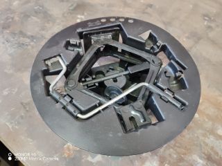 bontott FIAT PUNTO II Pótkerék Szerszámtartó