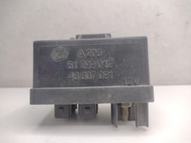 bontott FIAT PUNTO II Relé