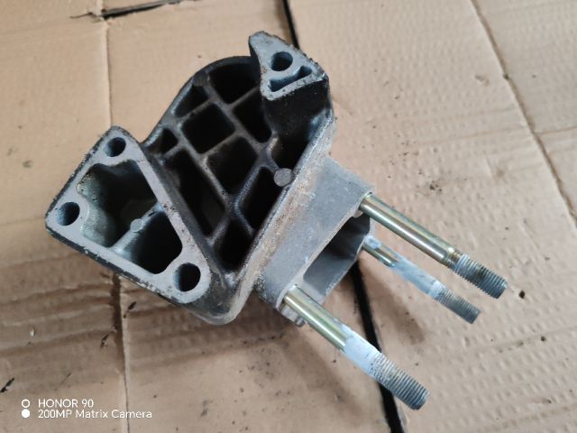 bontott FIAT PUNTO II Tartó Bak