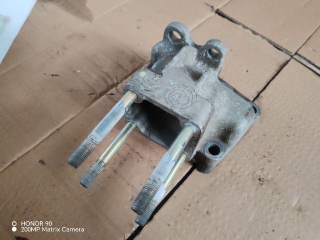 bontott FIAT PUNTO II Tartó Bak