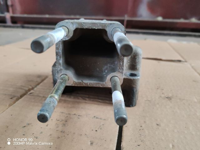 bontott FIAT PUNTO II Tartó Bak