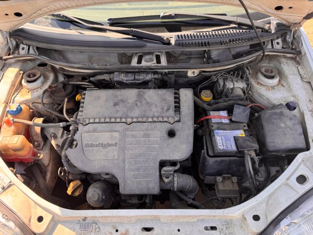 bontott FIAT PUNTO II VAN Motor (Fűzött blokk hengerfejjel)