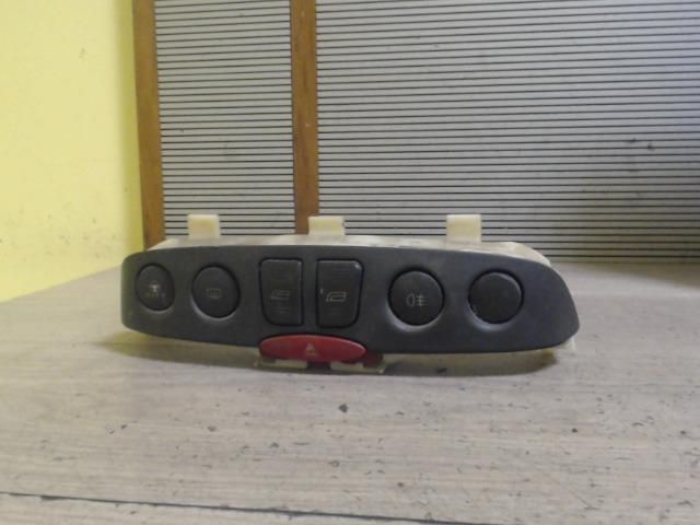 bontott FIAT PUNTO II Vészvillogó Kapcsoló