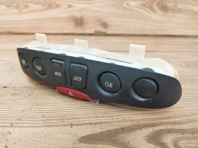 bontott FIAT PUNTO II Vészvillogó Kapcsoló