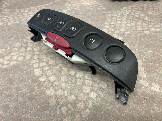 bontott FIAT PUNTO II Vészvillogó Kapcsoló