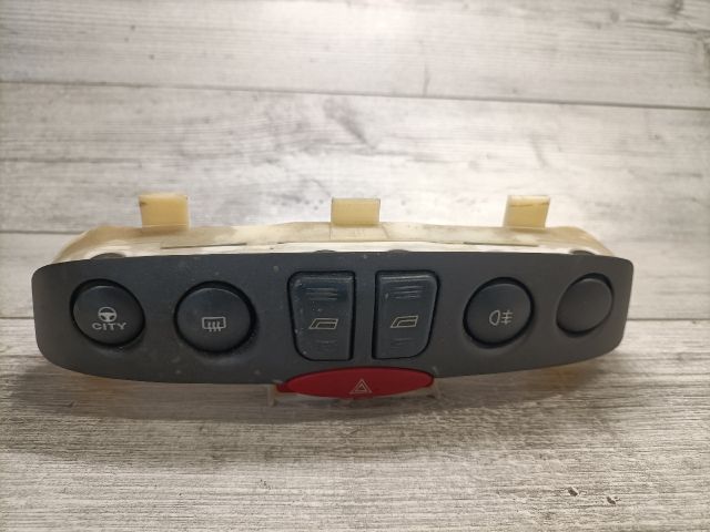 bontott FIAT PUNTO II Vészvillogó Kapcsoló