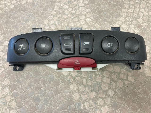 bontott FIAT PUNTO II Vészvillogó Kapcsoló