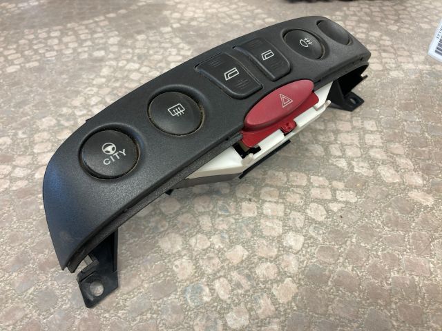 bontott FIAT PUNTO II Vészvillogó Kapcsoló