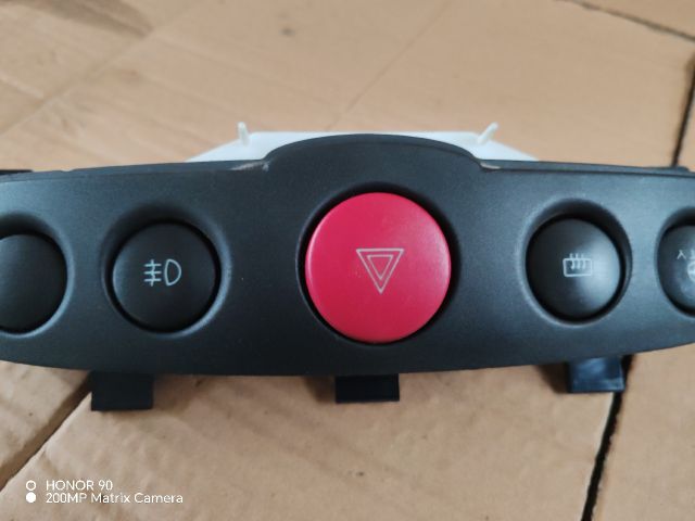bontott FIAT PUNTO II Vészvillogó Kapcsoló