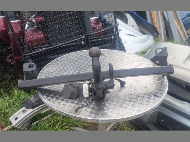 bontott FIAT PUNTO II Vonóhorog