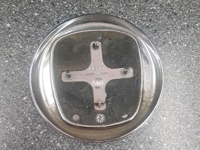 bontott FIAT QUBO Hátsó Embléma