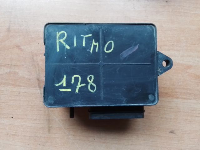 bontott FIAT RITMO Gyújtó Elektronika