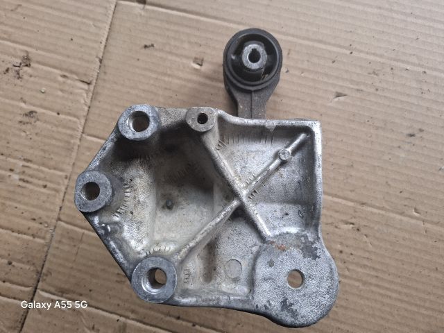 bontott FIAT SCUDO Motor Tartó Bak (Fém)