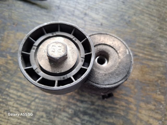 bontott FIAT SCUDO Szíjfeszítő Görgő